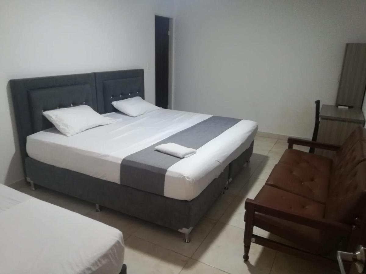 Hotel Neiva Urdaneta Экстерьер фото